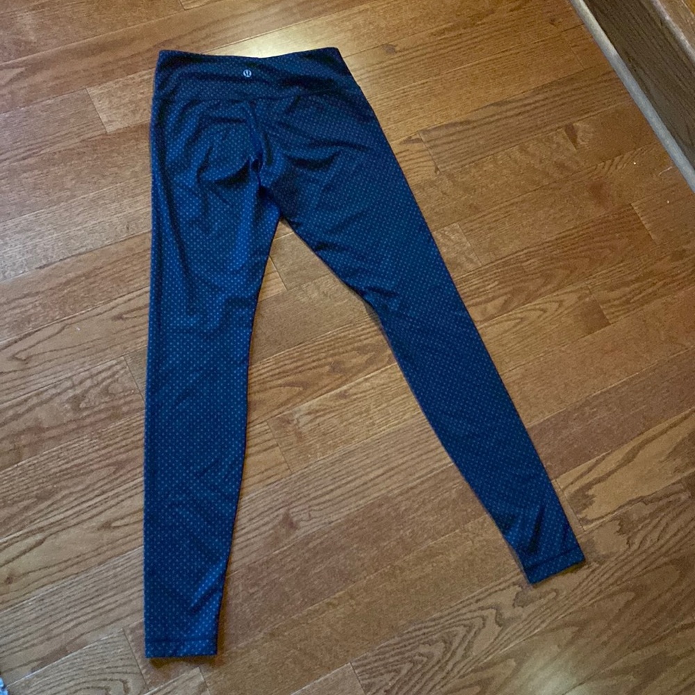 Lululemon size 6 full length black with grey polka dot